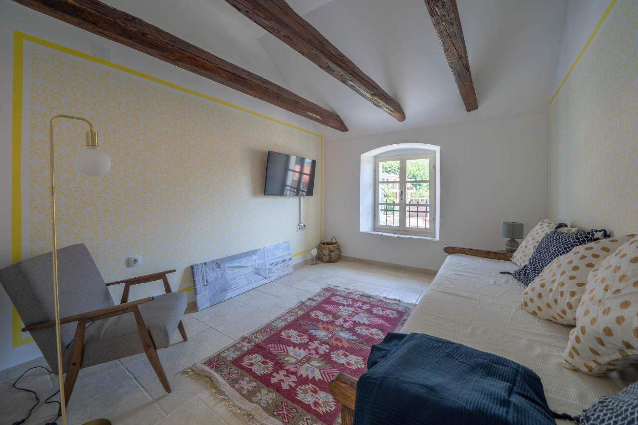 Apartments Oliva Risan Exterior photo
