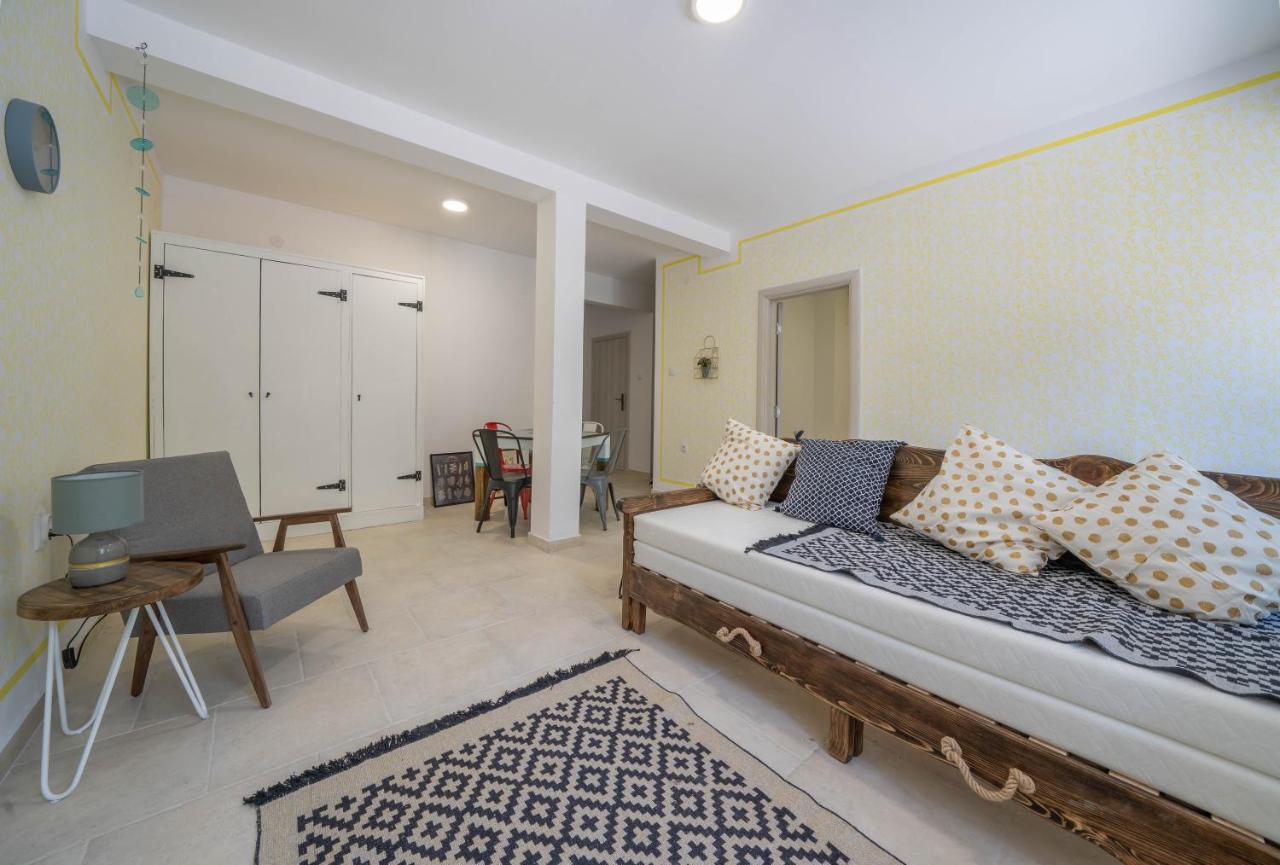 Apartments Oliva Risan Exterior photo